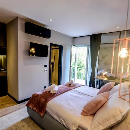 招待所 The Lion 扎达尔